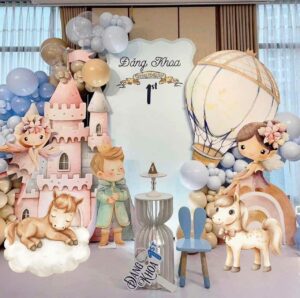 be-tuoi-ngua-nen-decor-gi-decor-thoi-noi-ngua-khinh-khi-cau-tone-nau